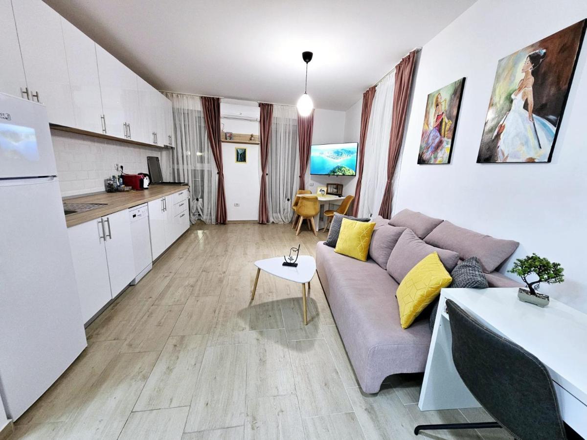 Apartament Lovely New Balcony Cismigiu Park - Pop5 Bucureşti