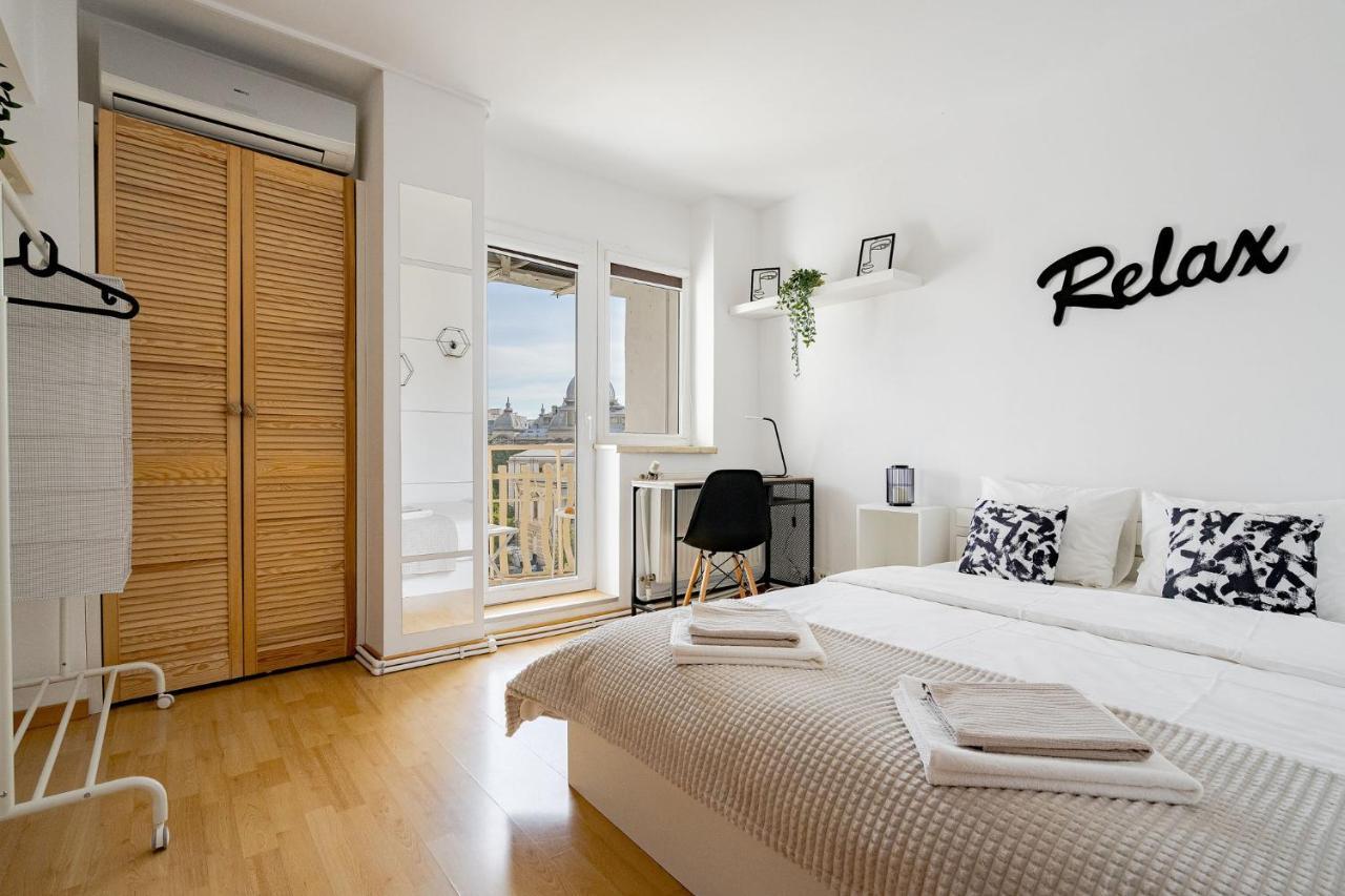 Old Center River View-4br-parliament-metro-park *