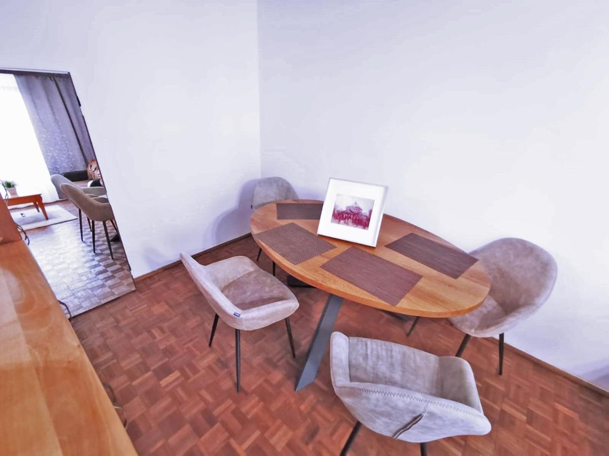 Cozy Sala Palatului Apartment