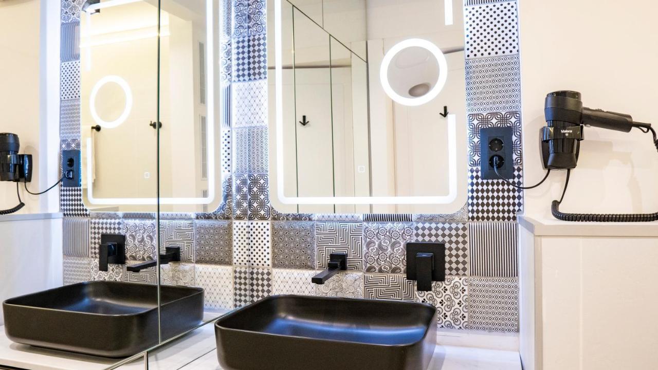 Start 3 * Bucureşti