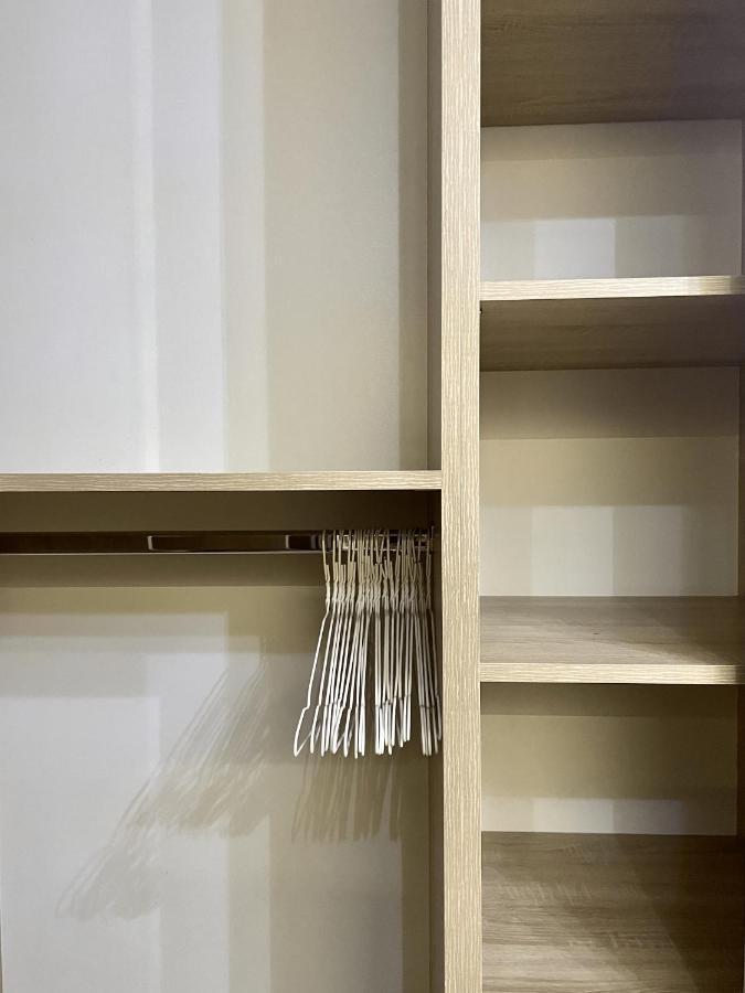 Apartment Away From - Dristor *