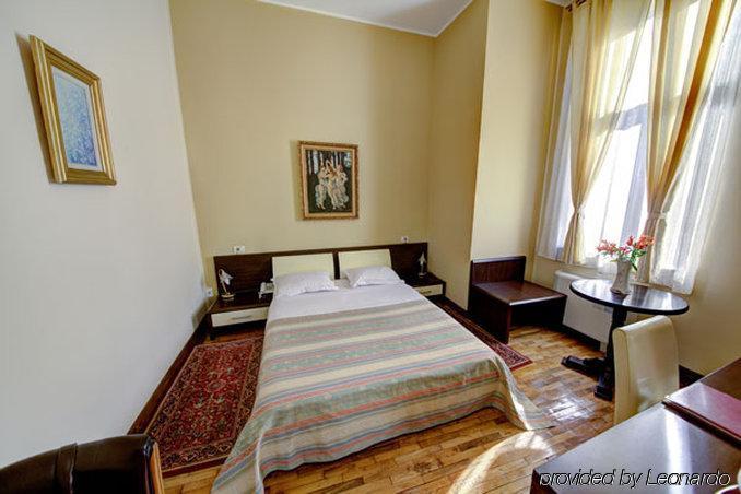 Reginetta Ii Bucharest