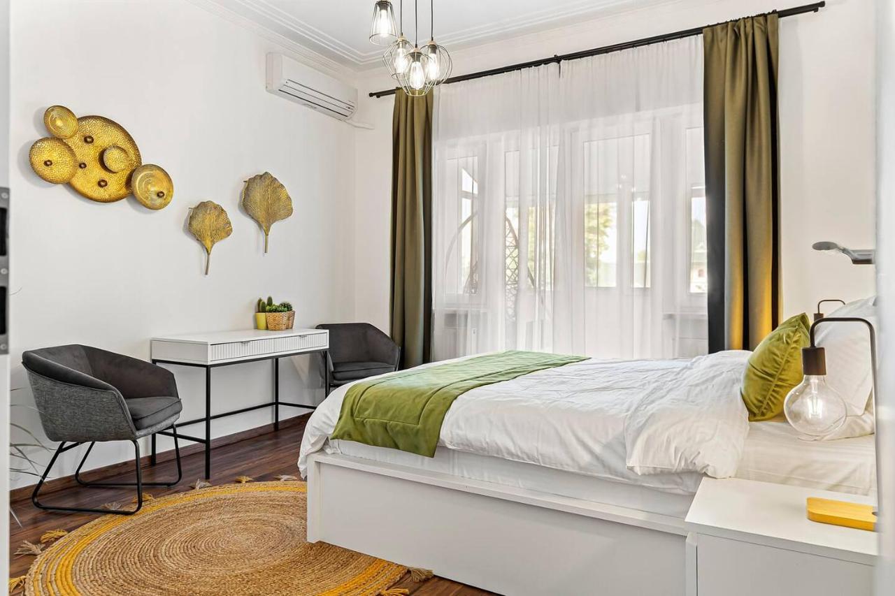 Downtown Jungle Vibes Apartment *