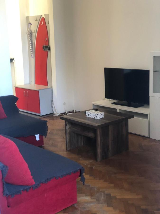 Lovely 1 Bedroom Close To Old Town Apartment *