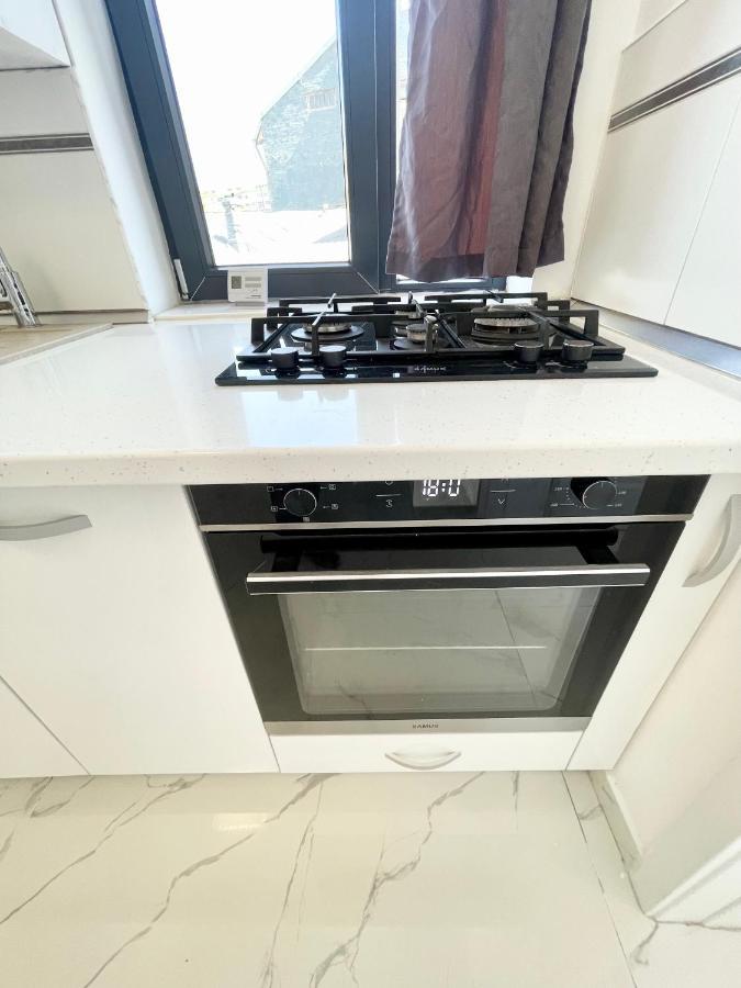 Apartament 10 Bucureşti