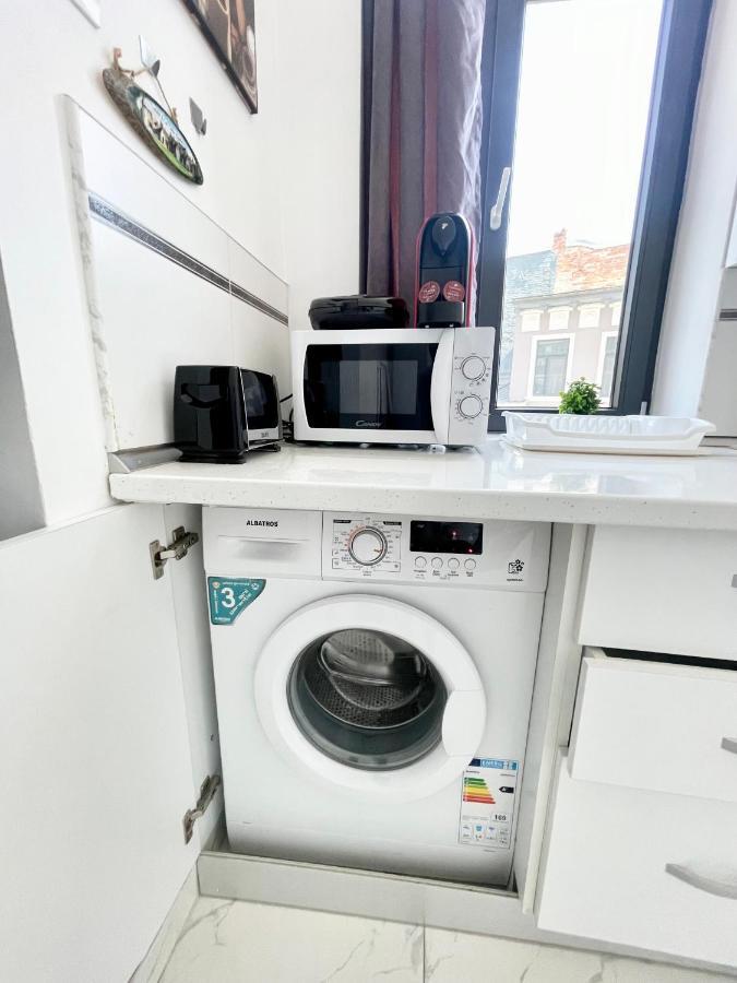 Apartament 10 *