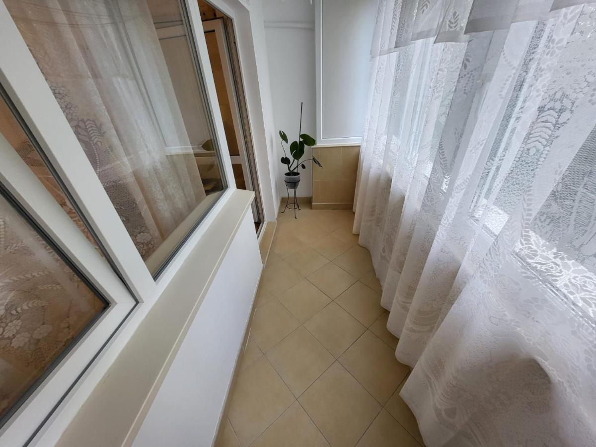 Large And Comfortable Mall Vitan Area Apartamento