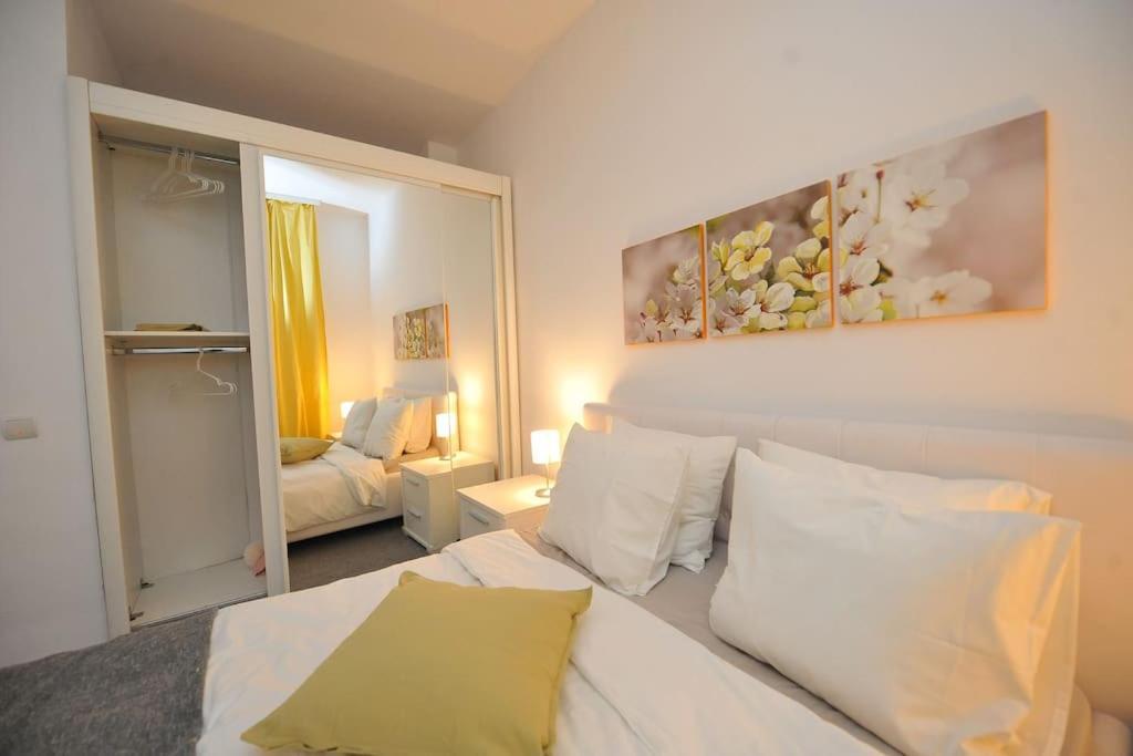 Apartment Excellent Price For A Family Or Group Of Travelers Bucharest