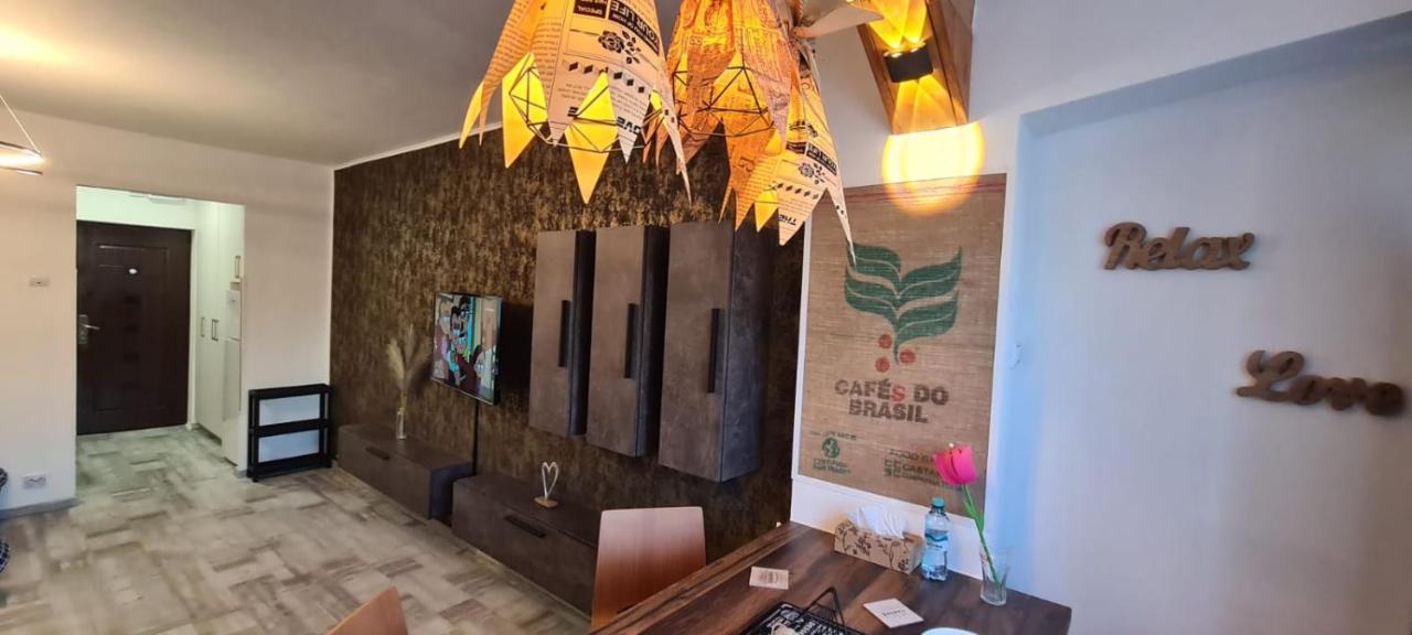 Tiki's Bar Apartment