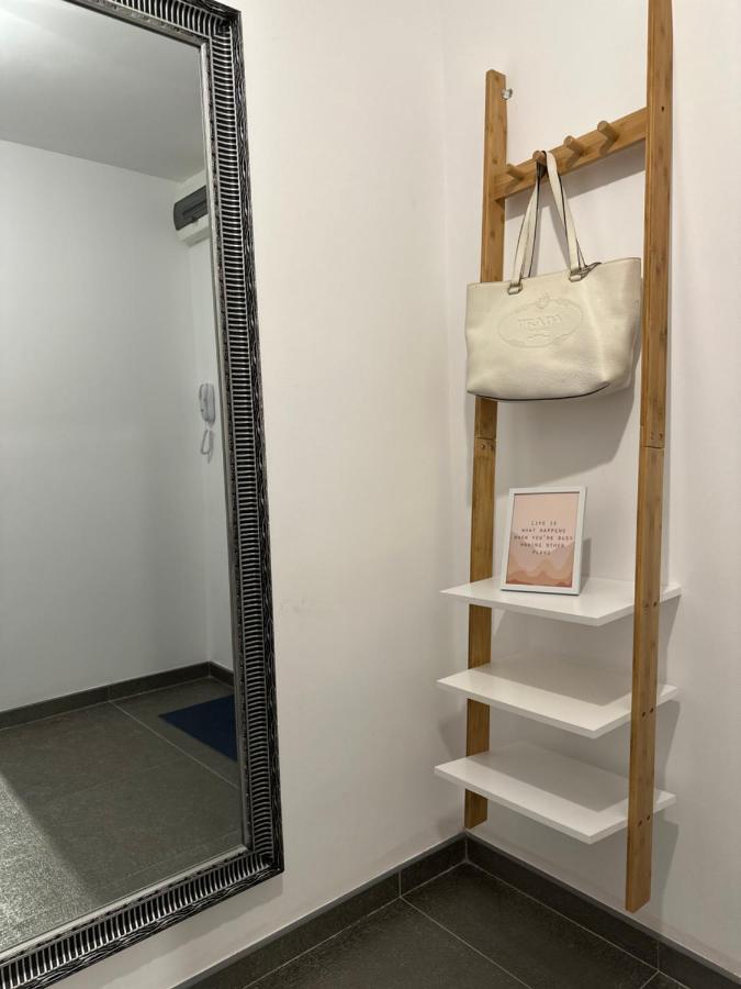 Apartment Xox Comfort Obregia Bucharest