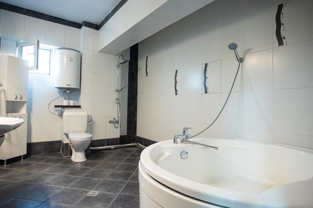 5 Bedrooms Luxury Guest house