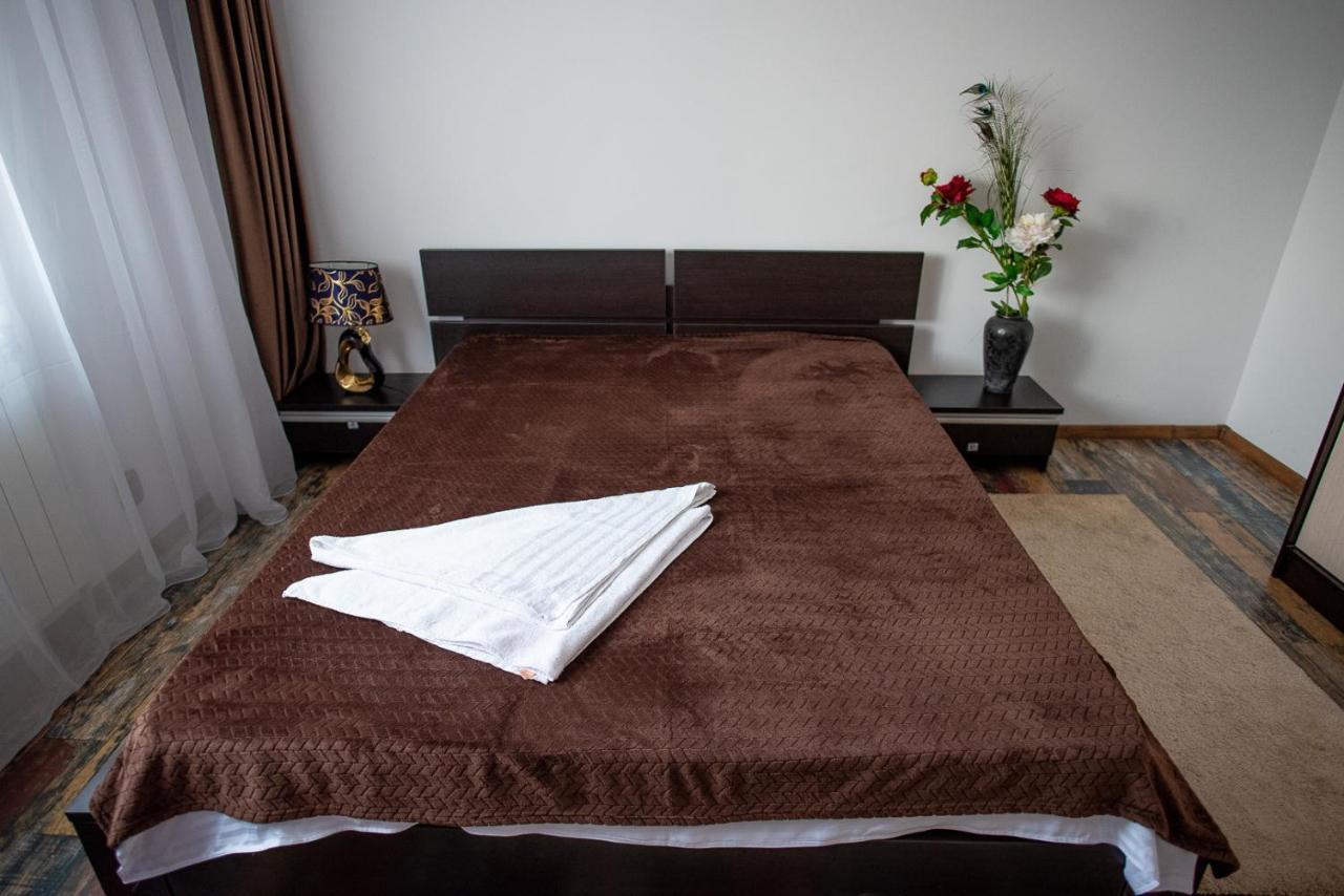 Guest house 5 Bedrooms Luxury Bucharest