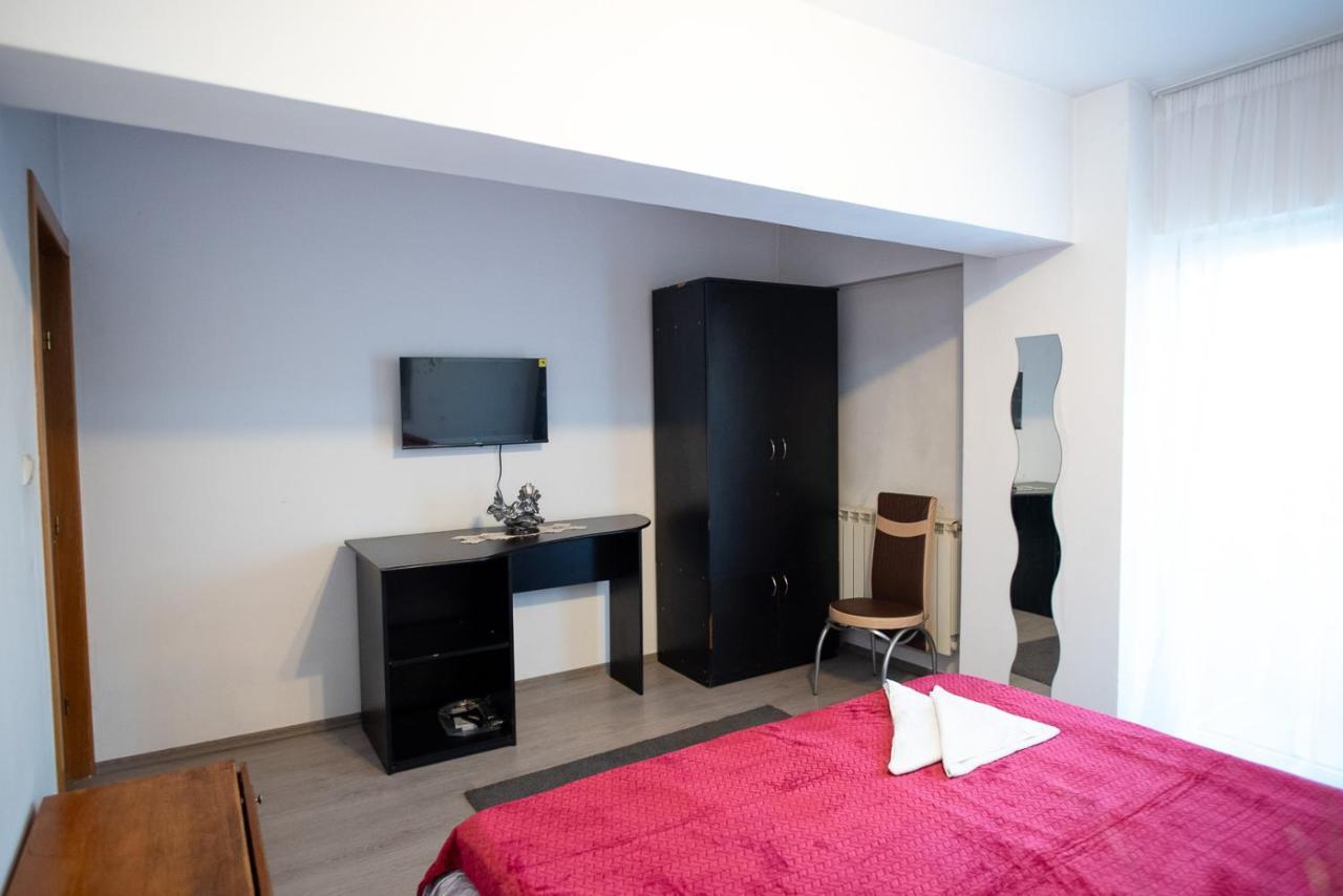 Guest house 5 Bedrooms Luxury Bucharest