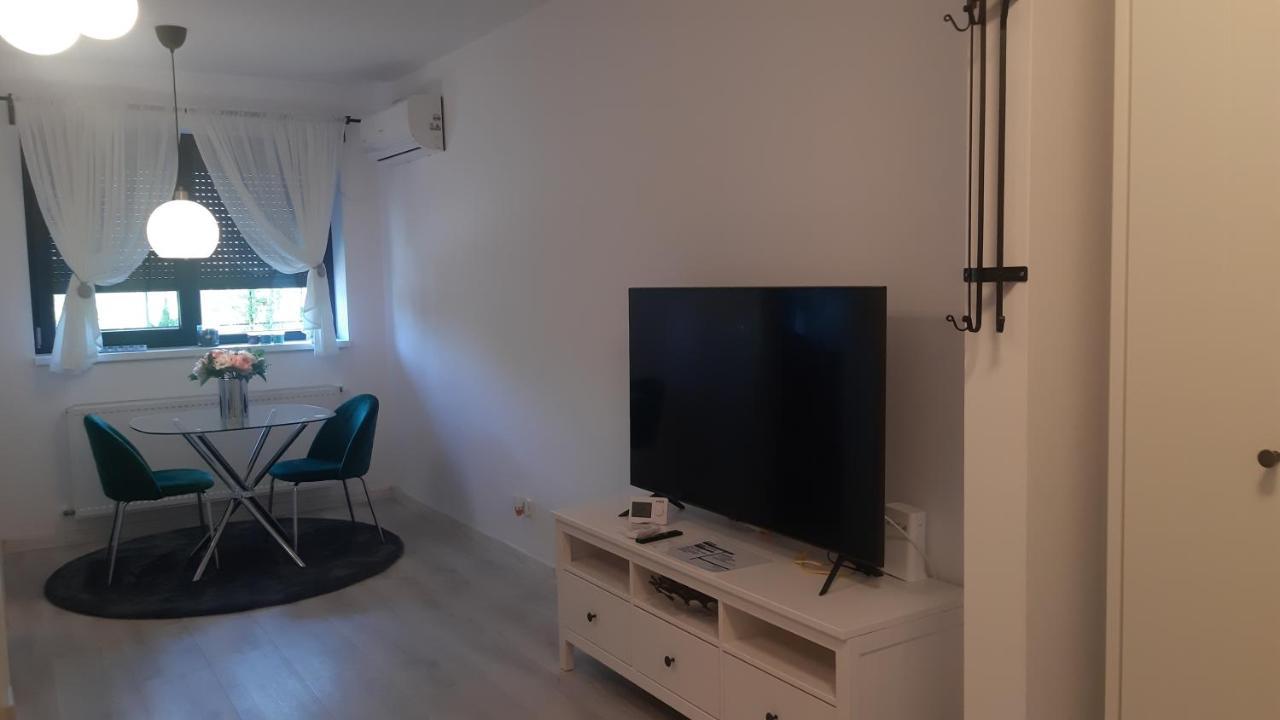 Apartamento Mia!! Self Check-in!! Bucareste