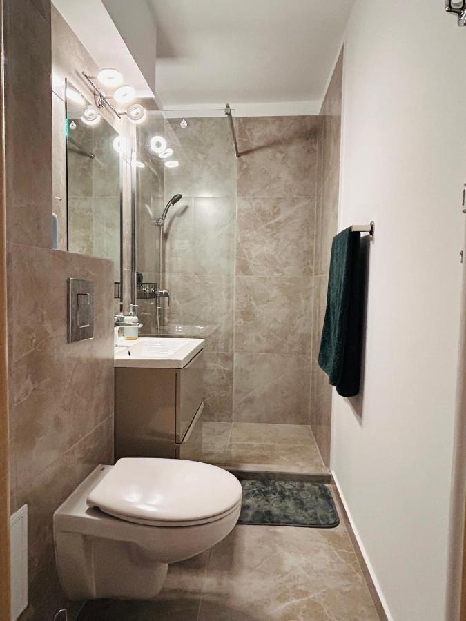 Modern Studio Near The Old Town Center, Subway, Park And Mall *