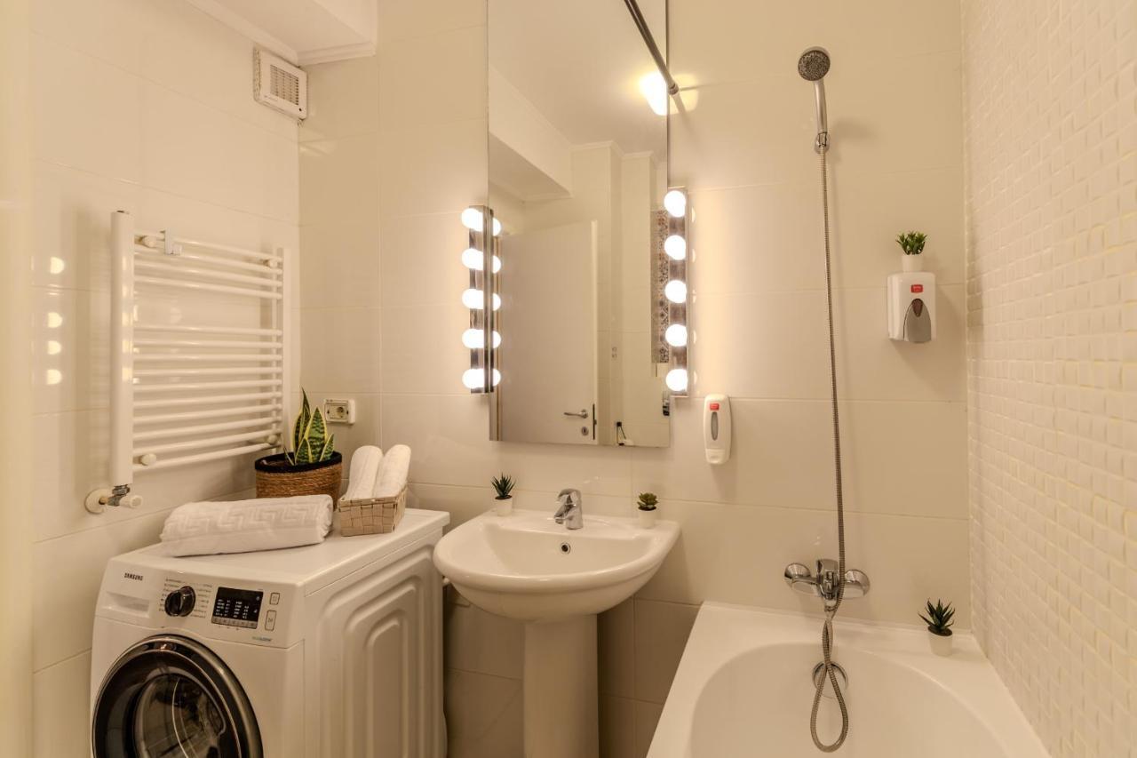 Long Heaven - Spacious 2br Apt With Balcony Apartment