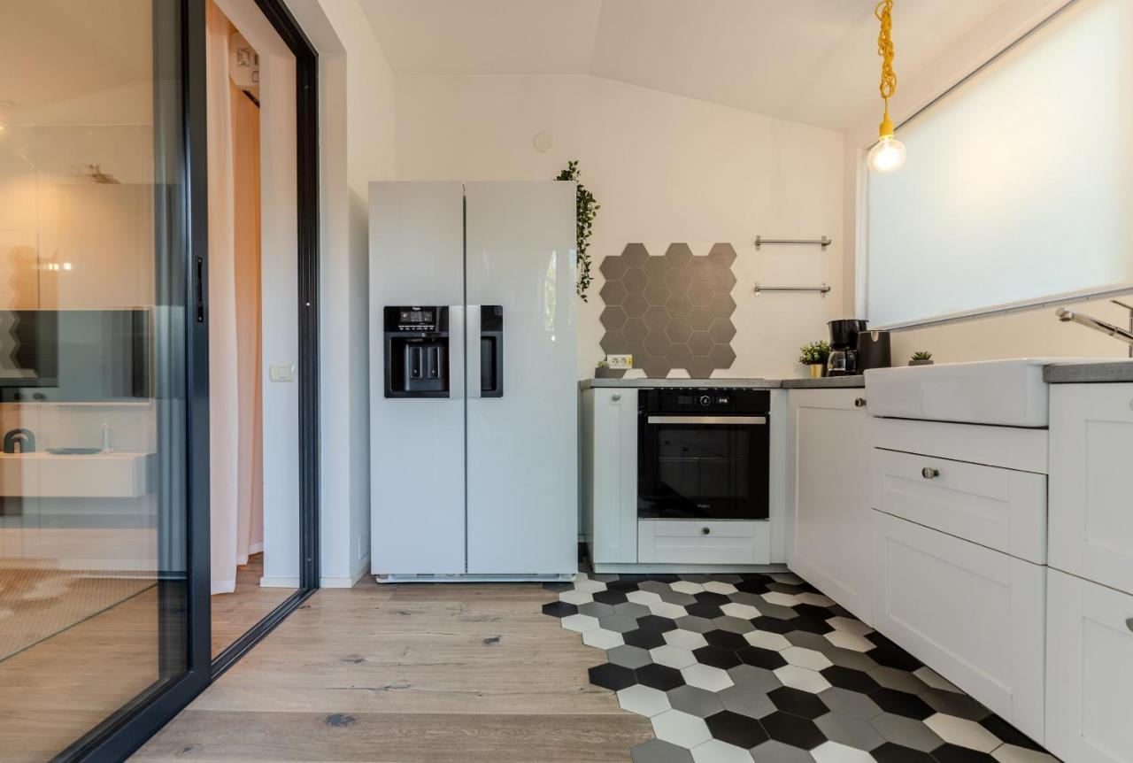 Apartment Long Heaven - Spacious 2br Apt With Balcony *