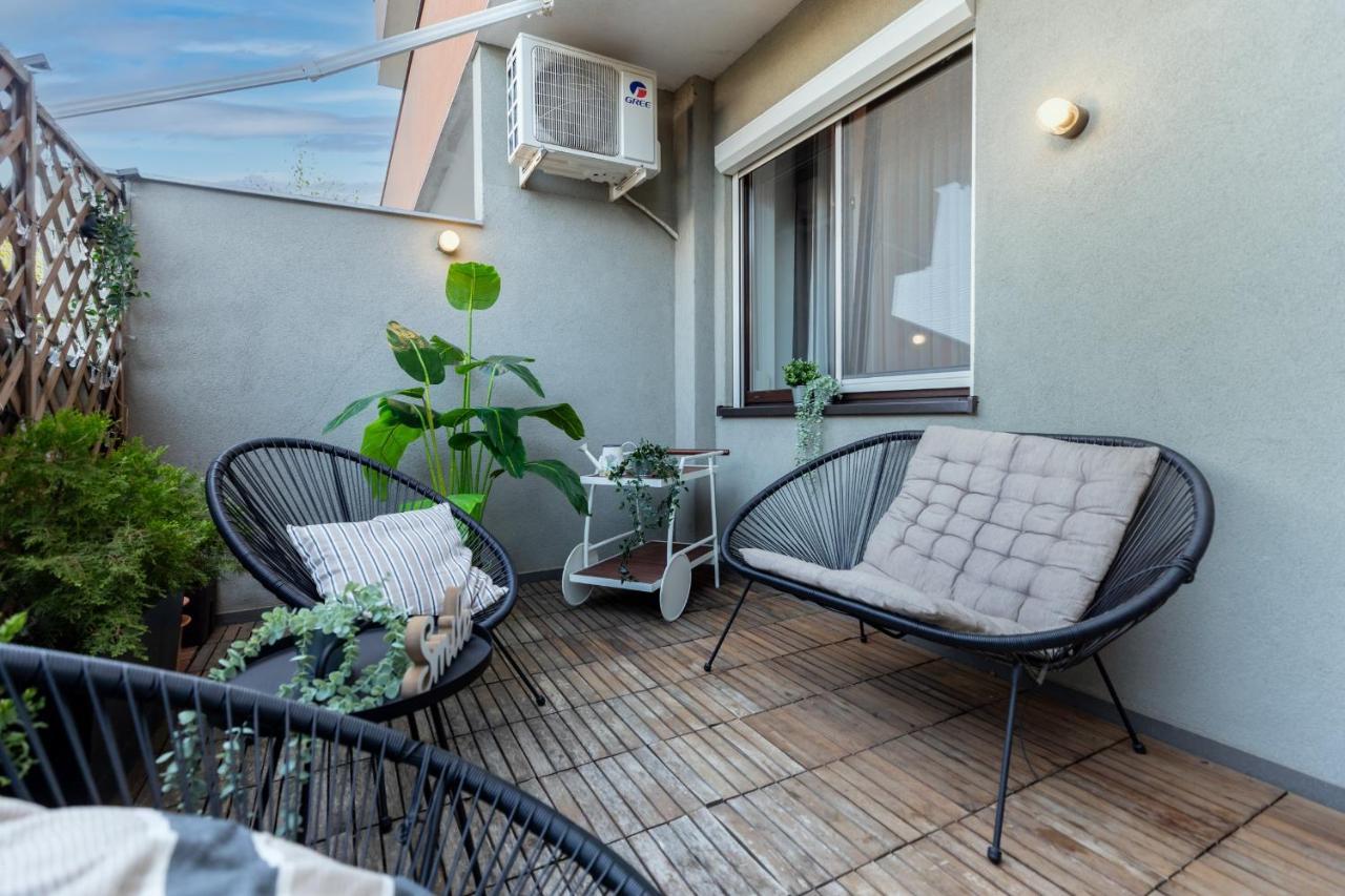Apartment Long Heaven - Spacious 2br Apt With Balcony Bucharest