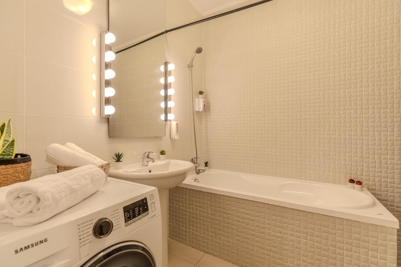 Long Heaven - Spacious 2br Apt With Balcony * Bucharest