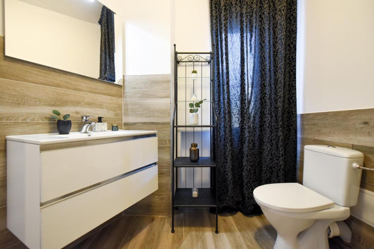 Apartamento Discover Comfort: Charming & Spacious In The Old Town *