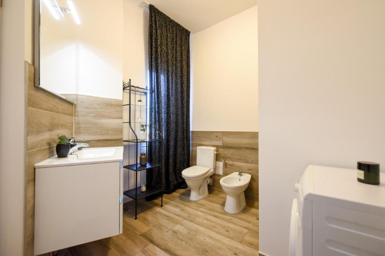 Discover Comfort: Charming & Spacious In The Old Town Bucareste