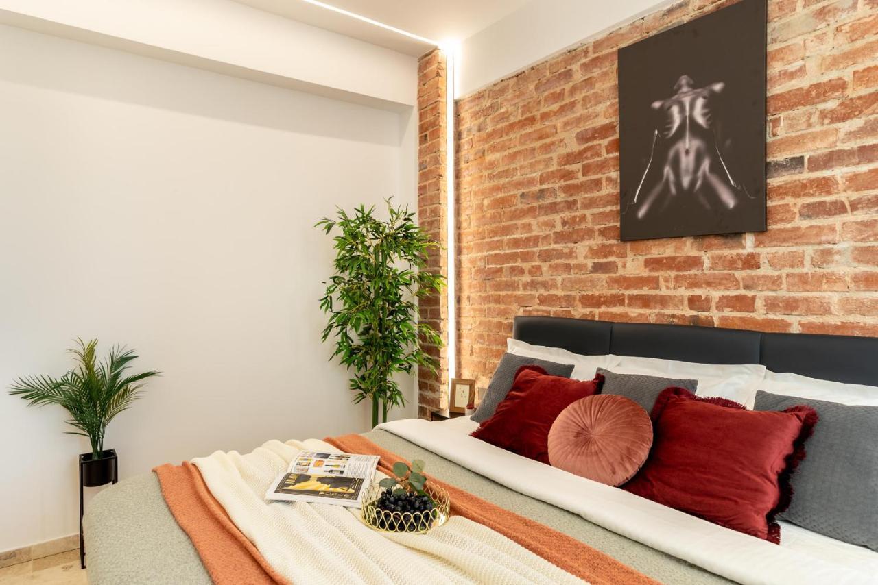 Luxury & Comfort: Smart 2br-apt At Unirii Square Apartment Bucharest
