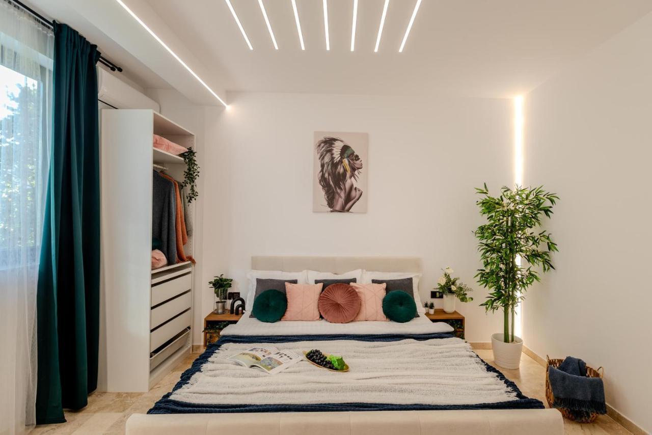 Luxury & Comfort: Smart 2br-apt At Unirii Square