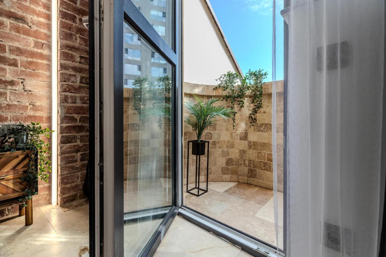 Luxury & Comfort: Smart 2br-apt At Unirii Square Apartment *