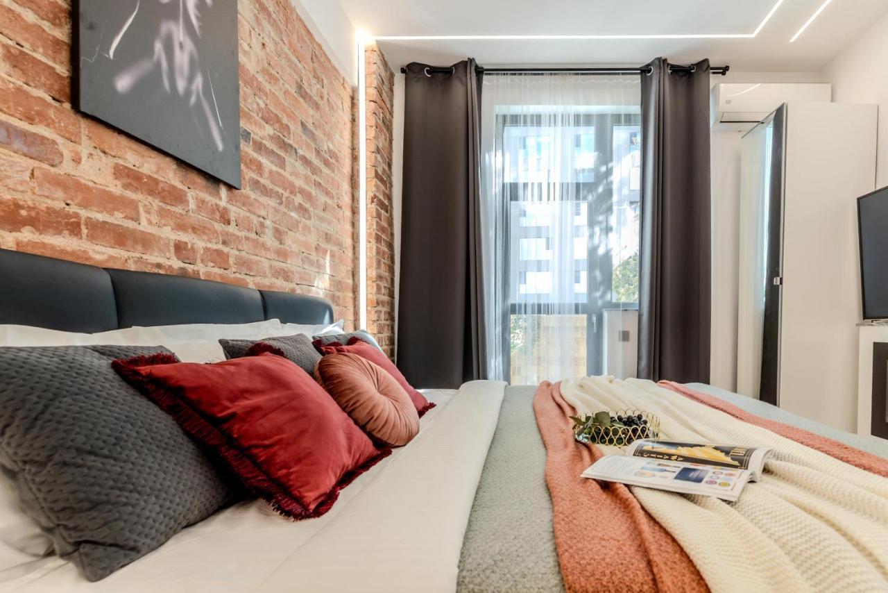 Luxury & Comfort: Smart 2br-apt At Unirii Square * Bucharest