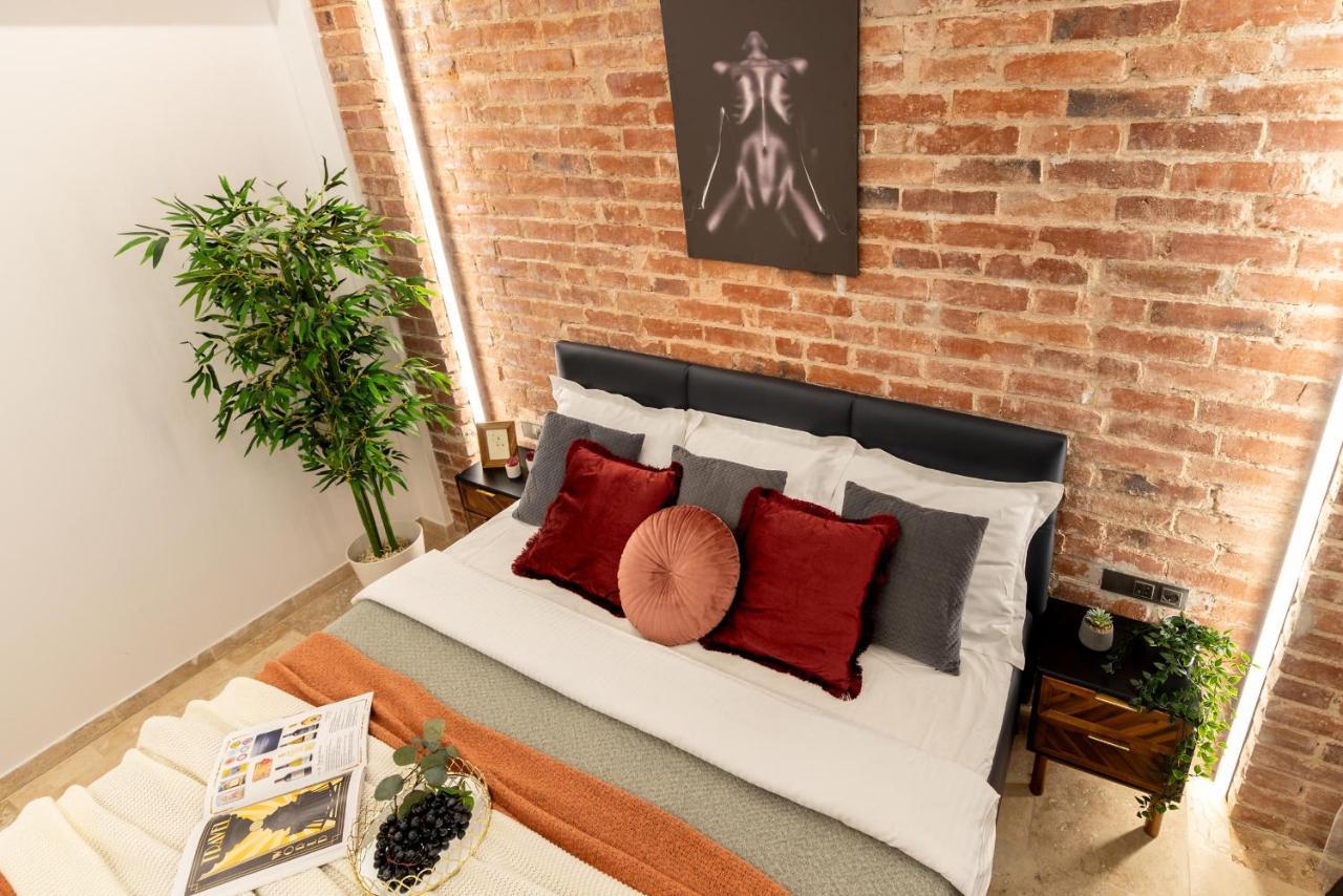 Apartment Luxury & Comfort: Smart 2br-apt At Unirii Square