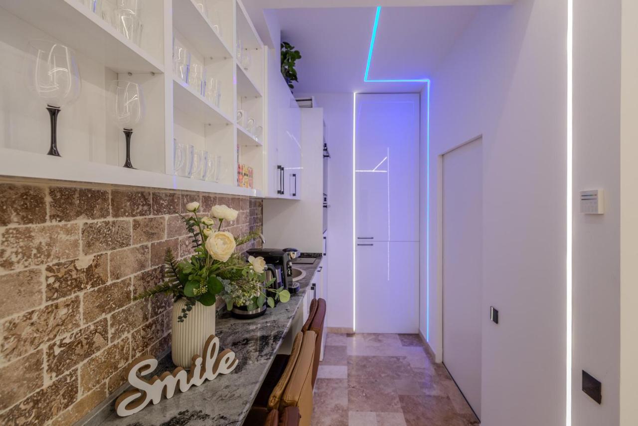 Luxury & Comfort: Smart 2br-apt At Unirii Square *