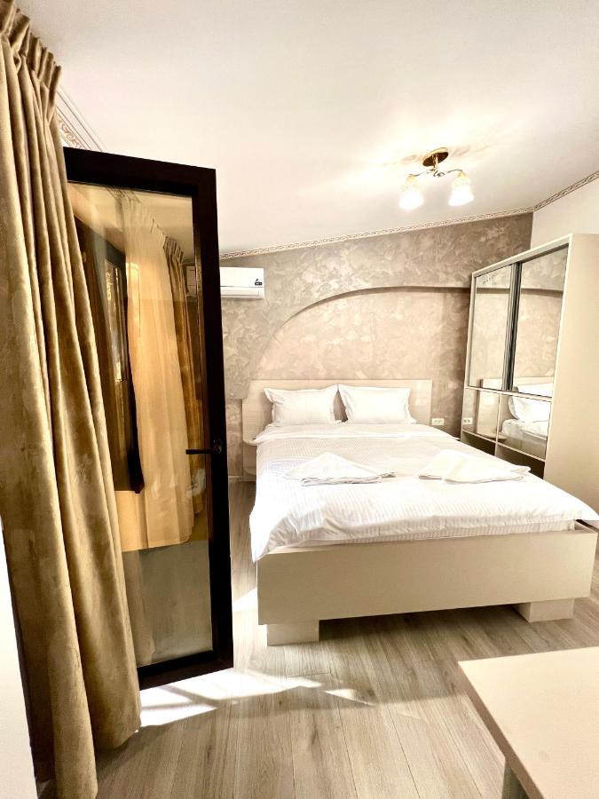 Marina 2 * Bucureşti