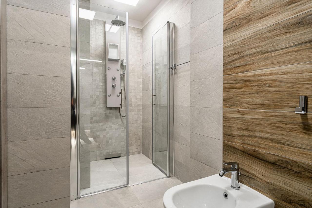 Novos Cityscape Serenity Apartment