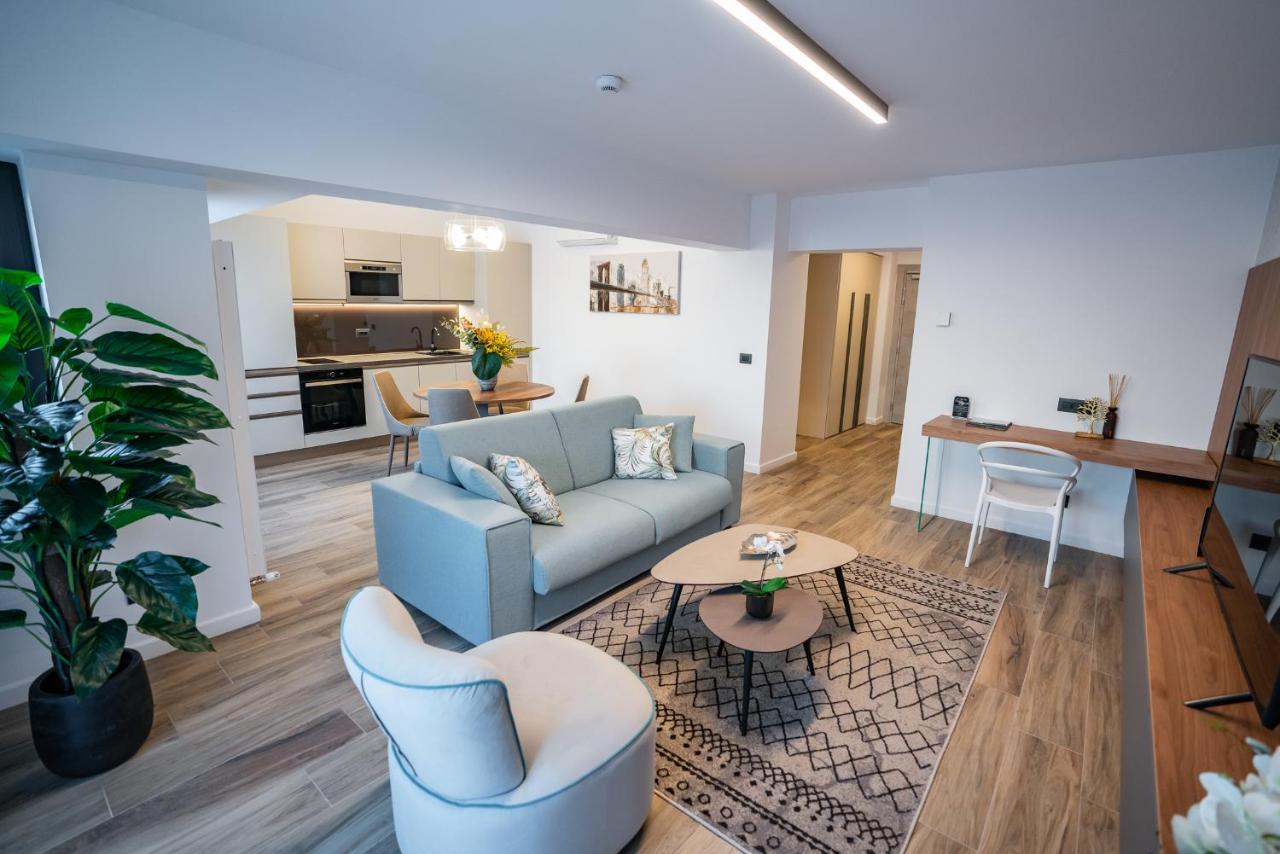 Novos Cityscape Serenity Apartment
