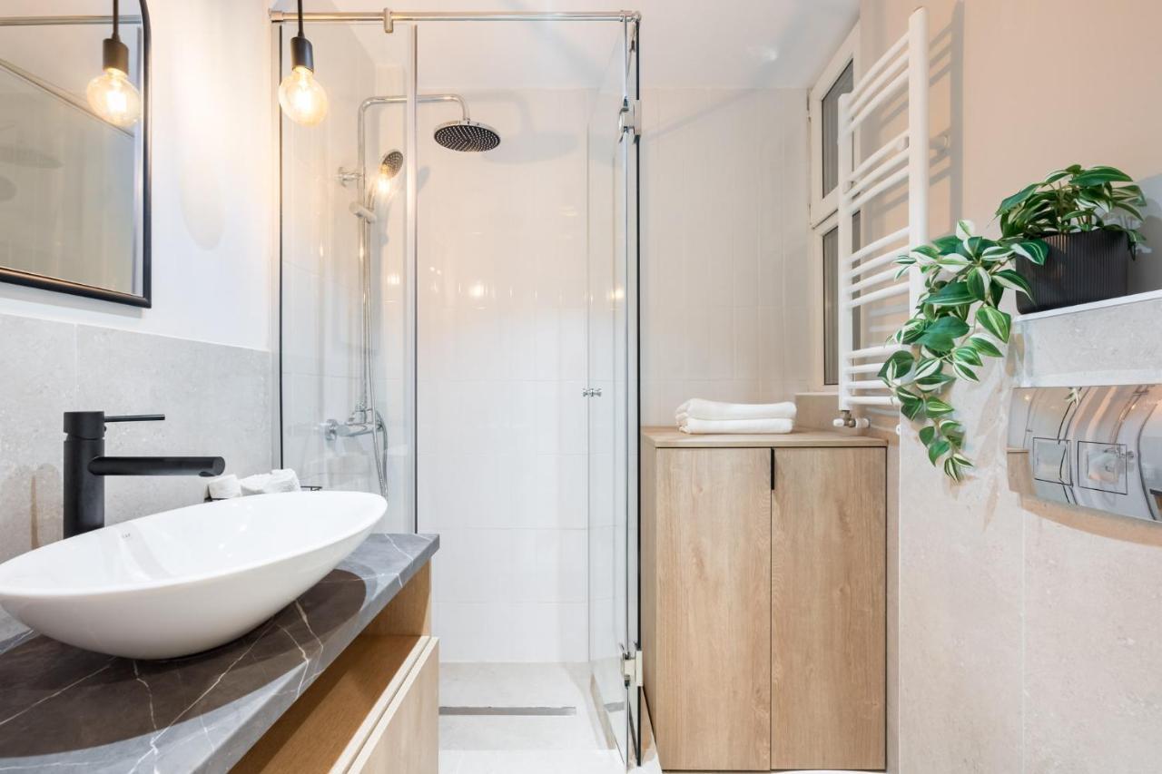 Majestic Downtown Apartment