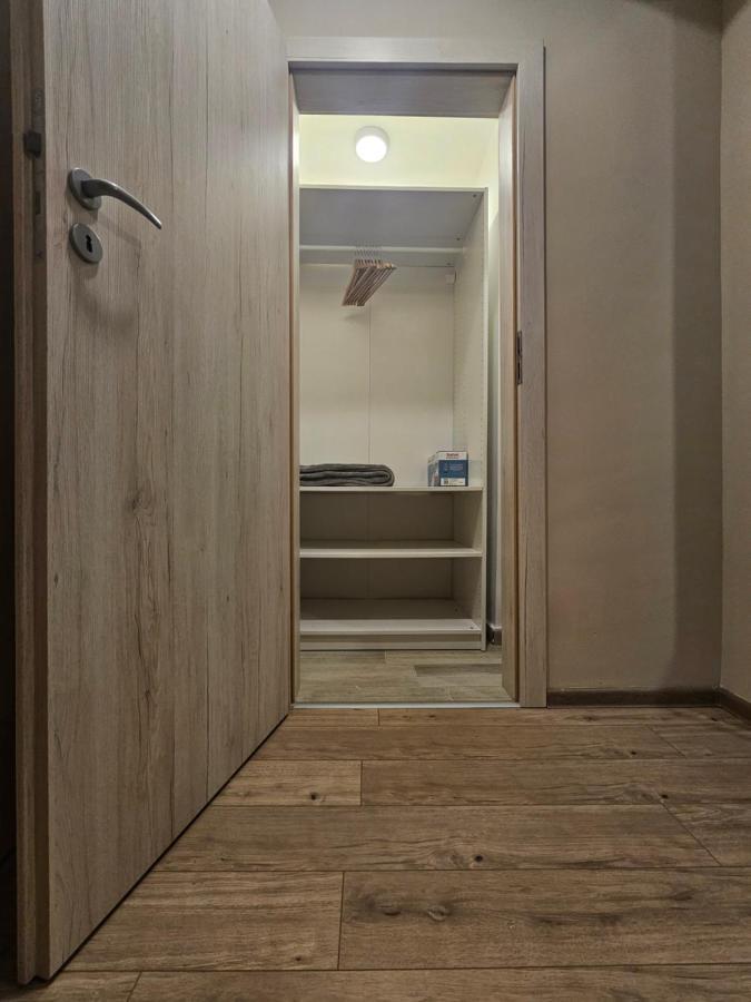 6 Apartament Bucureşti