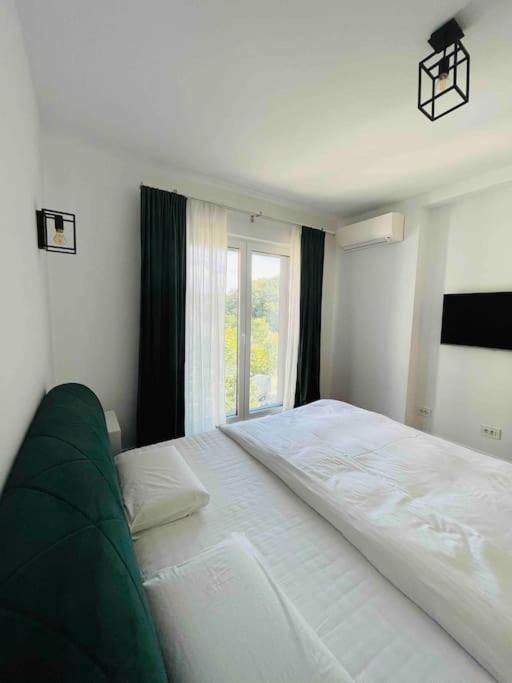 One Bedroom S *