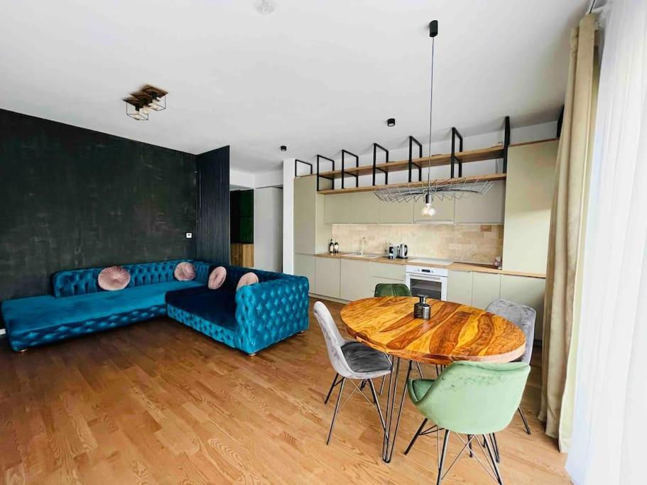 One Bedroom S *