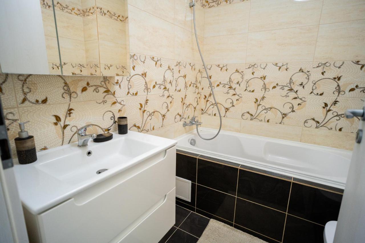 Carol Park Paradise Apartment Bucharest