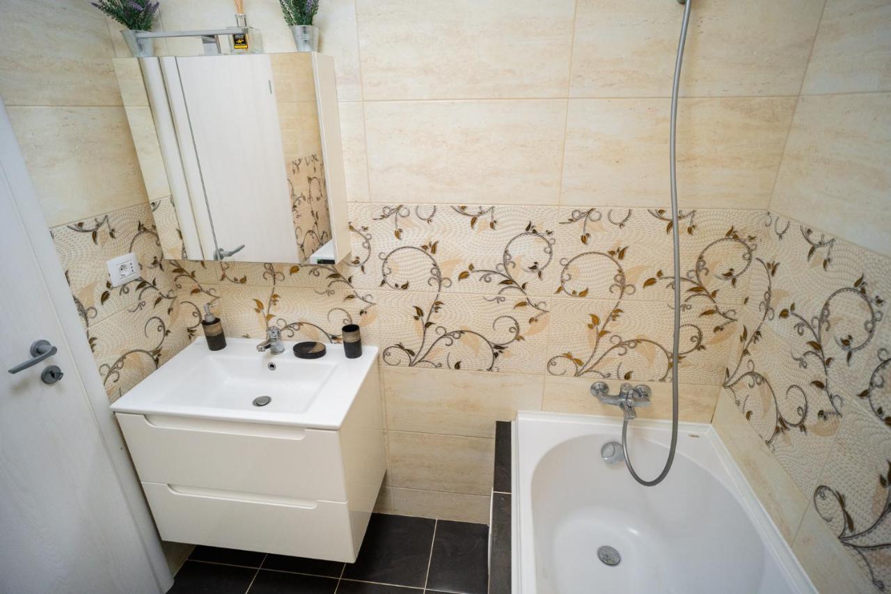 Carol Park Paradise Apartment Bucharest
