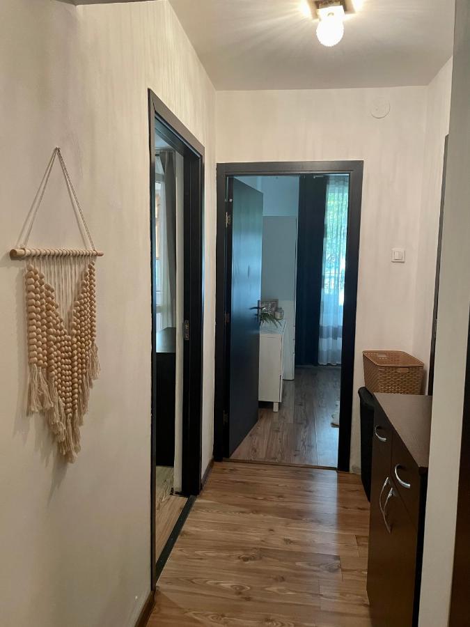 Apartment Thias -parter, Langa Spitalul Marie Curie *