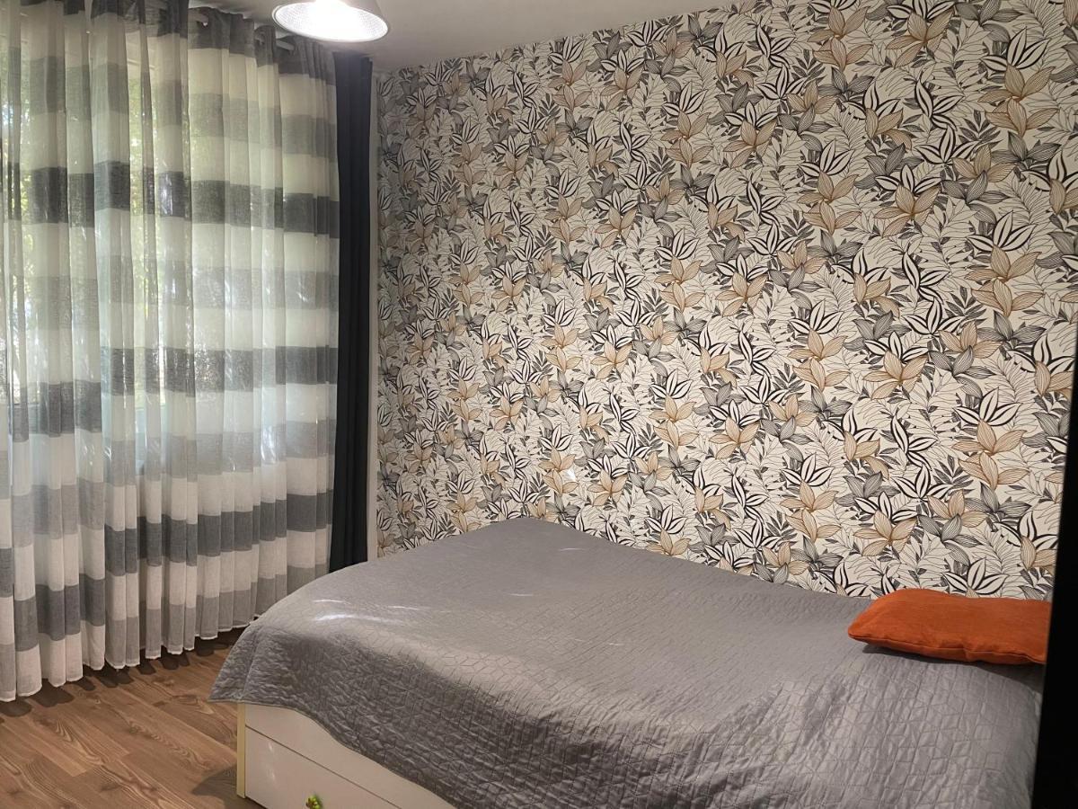 Apartment Thias -parter, Langa Spitalul Marie Curie Bucharest