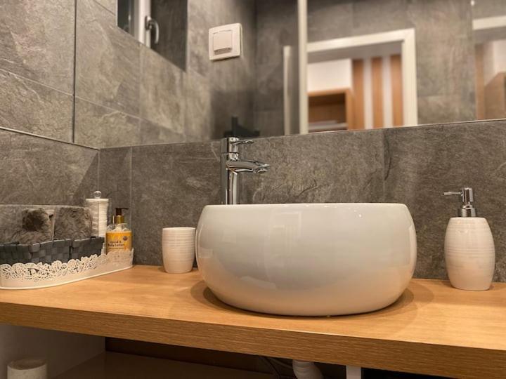 Eden - Amazing Studio - Central Location *