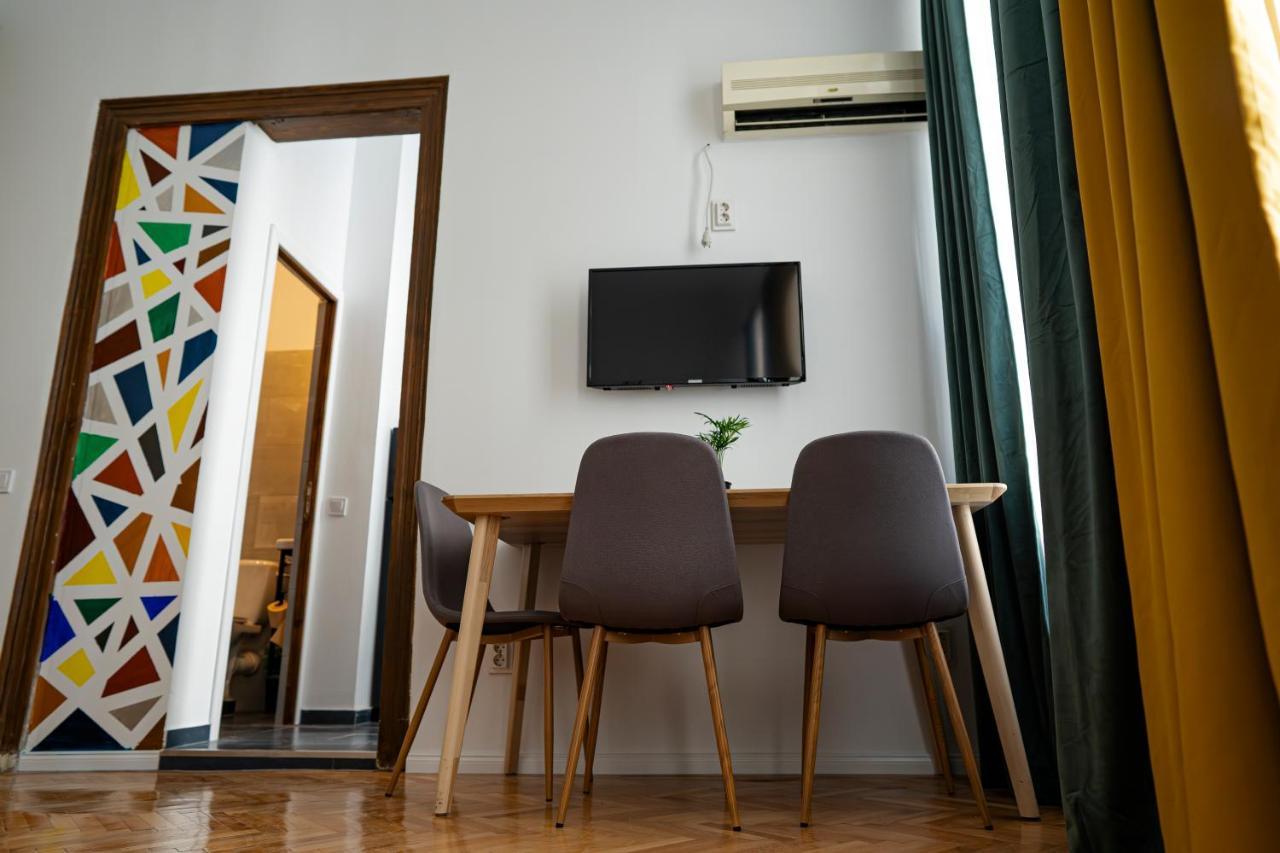 Old Town Jacuzzi Apartment