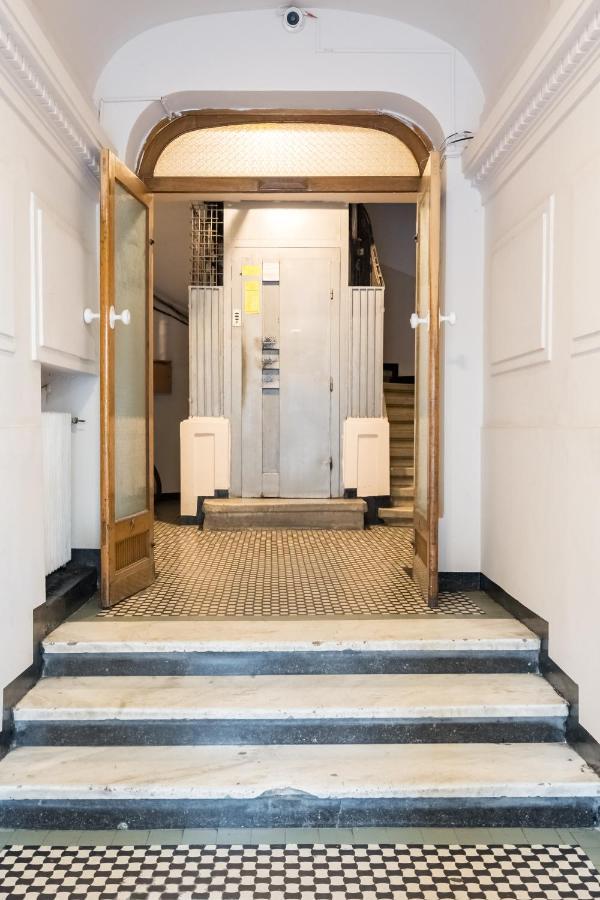 Cismigiu Serenity: 1br Flat With Scenic Balcony Bucharest