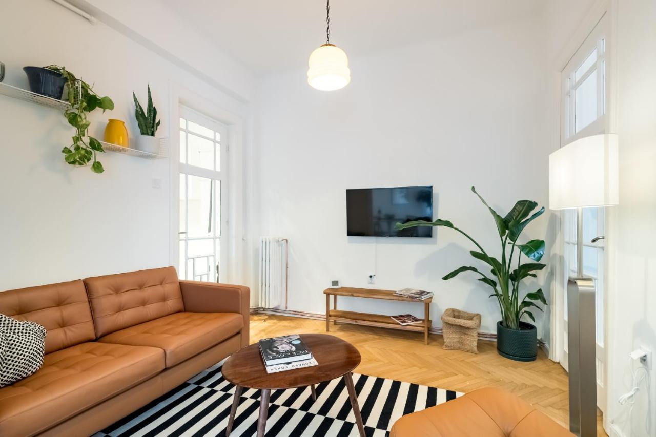 Apartment Cismigiu Serenity: 1br Flat With Scenic Balcony Bucharest
