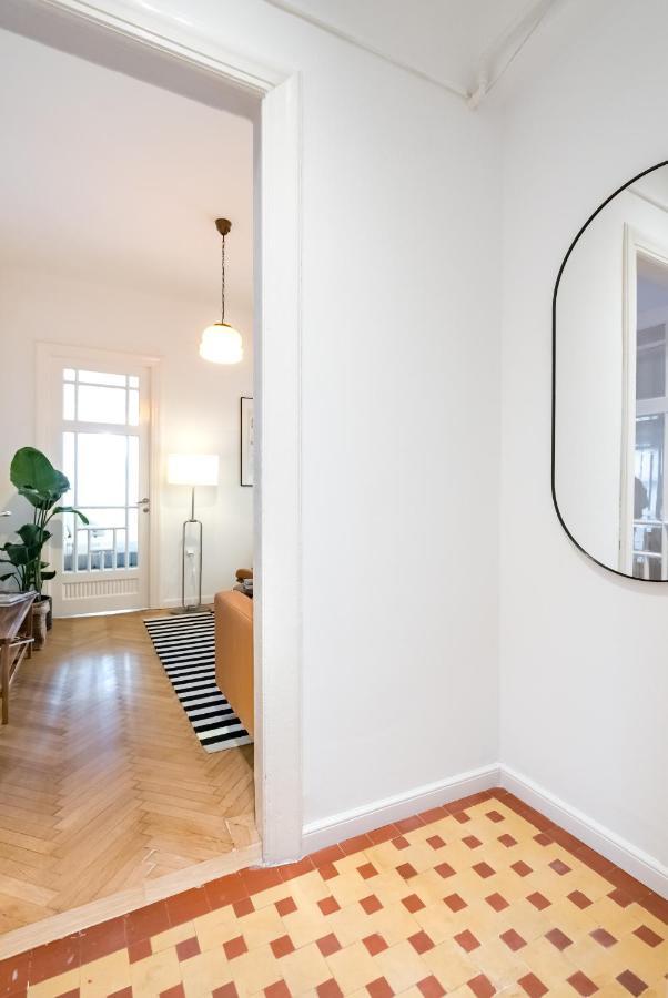 Cismigiu Serenity: 1br Flat With Scenic Balcony * Bucharest