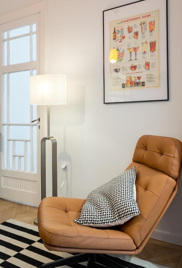 Cismigiu Serenity: 1br Flat With Scenic Balcony Apartment