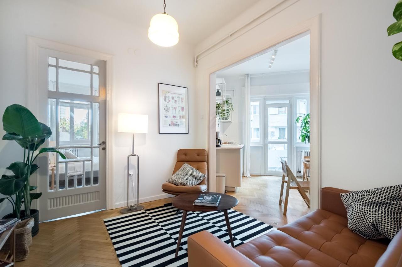 Apartment Cismigiu Serenity: 1br Flat With Scenic Balcony Bucharest