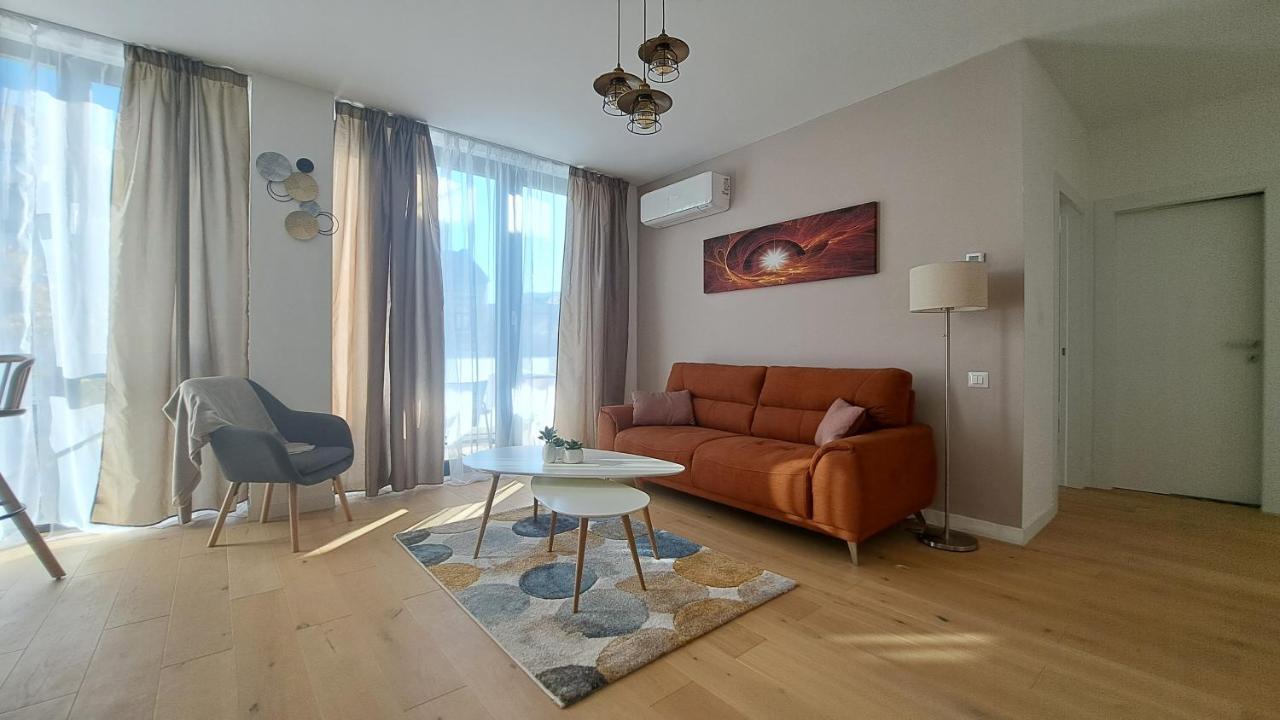 Apartment Luxury At Carmen Sylva